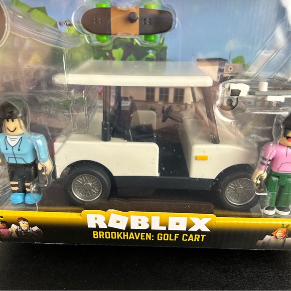 Roblox Brookhaven Golf Cart Figure Set With Exclusive Virtual Item - Picture 7 of 16
